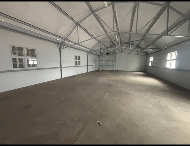 200M² WAREHOUSE TO LET IN STRAND INDUSTRIA